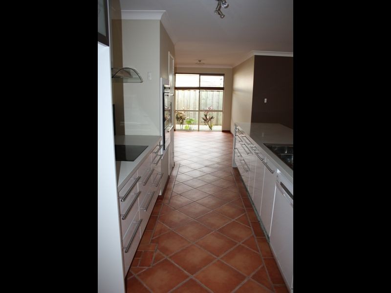 27 Quinault Loop, Joondalup WA 6027