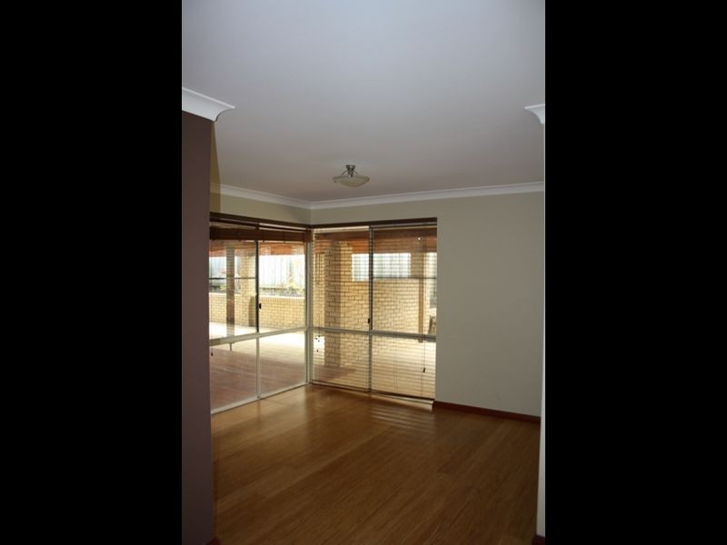 27 Quinault Loop, Joondalup WA 6027