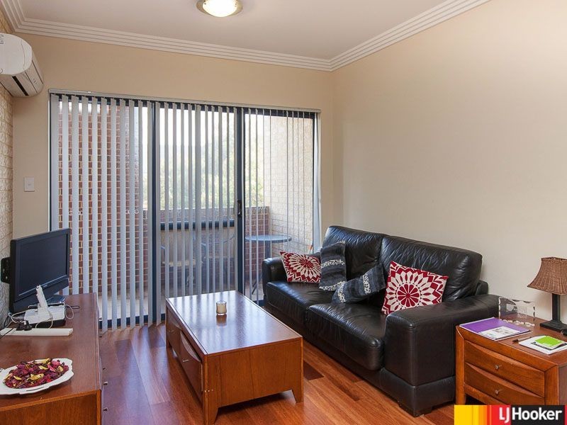 4/81 Grand Blvd, Joondalup WA 6027