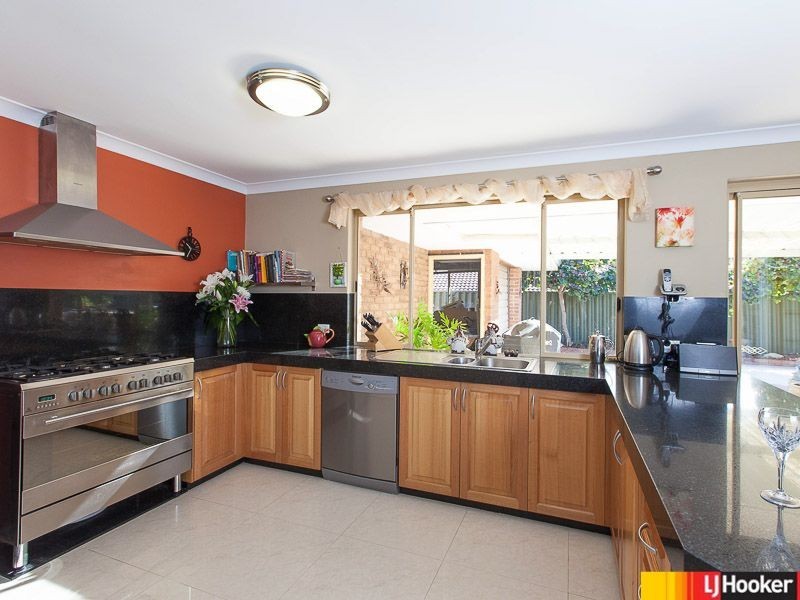 17 Lexcen Cres, Ocean Reef WA 6027
