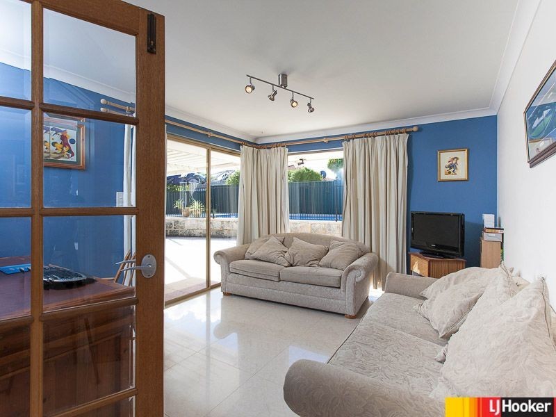 17 Lexcen Cres, Ocean Reef WA 6027
