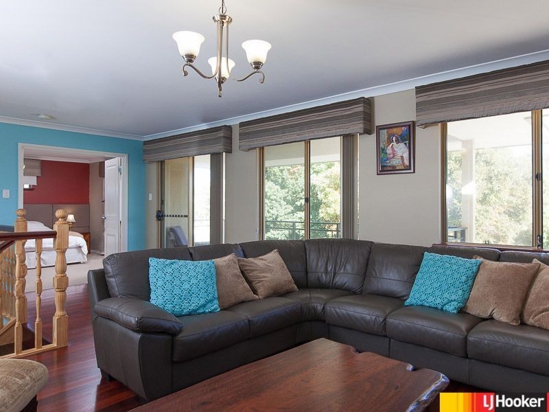 17 Lexcen Cres, Ocean Reef WA 6027