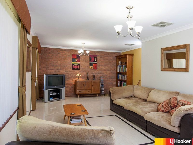 17 Lexcen Cres, Ocean Reef WA 6027