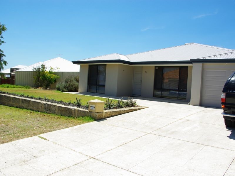 11 Fineview  Crescent, Carramar WA 6031