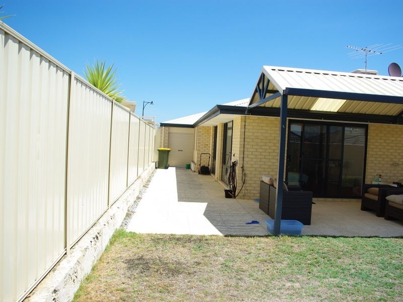 11 Fineview  Crescent, Carramar WA 6031