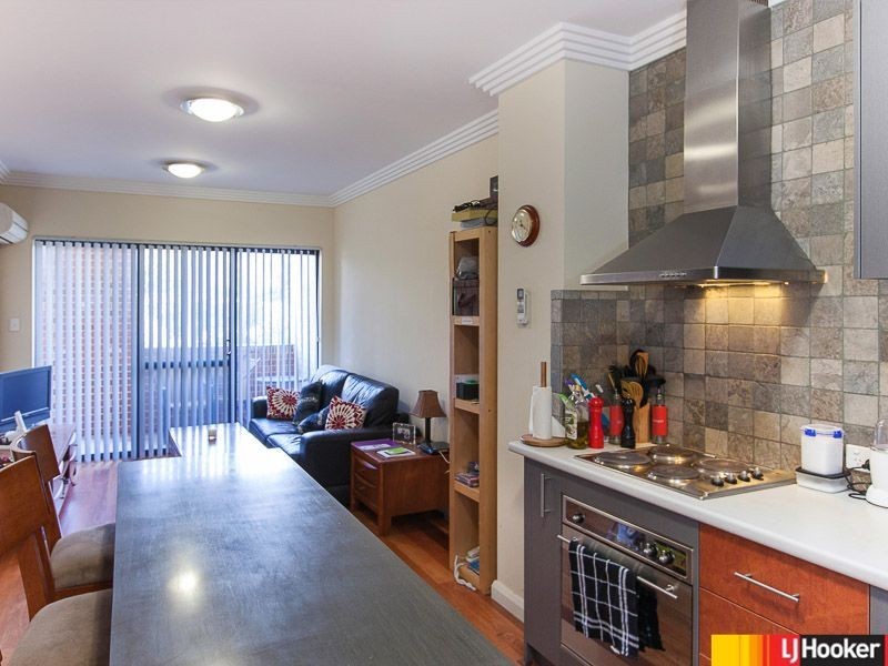 4/81 Grand Blvd, Joondalup WA 6027