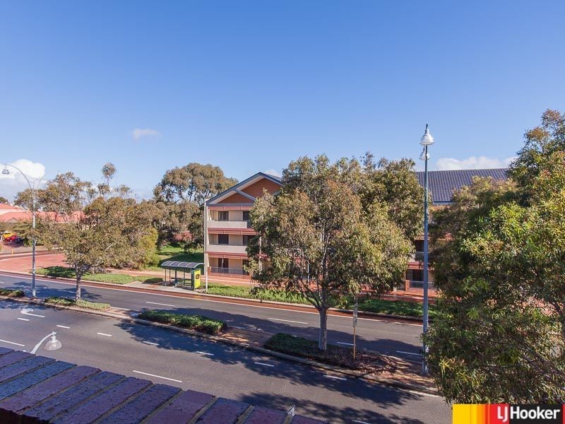 4/81 Grand Blvd, Joondalup WA 6027