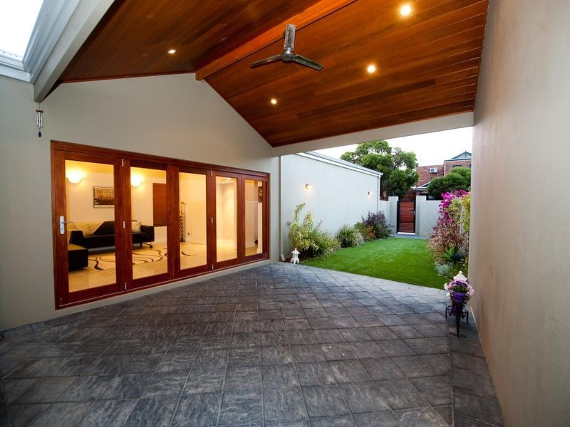 17 Lakeside Dr, Joondalup WA 6027