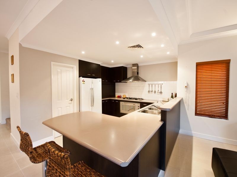 17 Lakeside Dr, Joondalup WA 6027