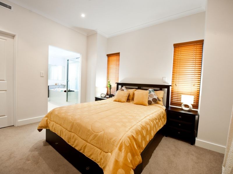 17 Lakeside Dr, Joondalup WA 6027