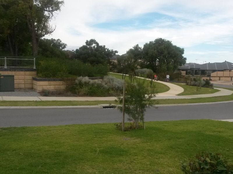 10 Ray Gardiner Vista, Tapping WA 6065