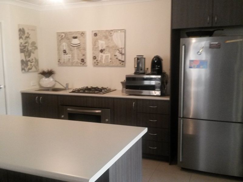 10 Ray Gardiner Vista, Tapping WA 6065