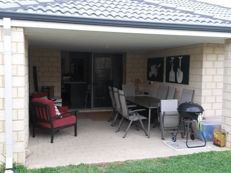 10 Ray Gardiner Vista, Tapping WA 6065