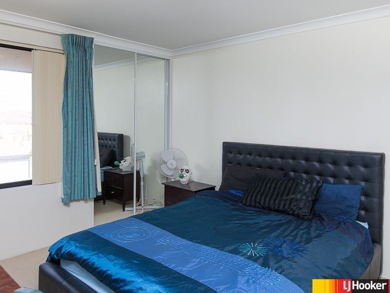 11/174 Lakeside Drive, Joondalup WA 6027