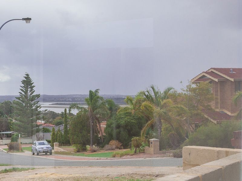 2 OSPREY DRIVE, Edgewater WA 6027