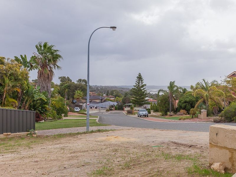 2 OSPREY DRIVE, Edgewater WA 6027