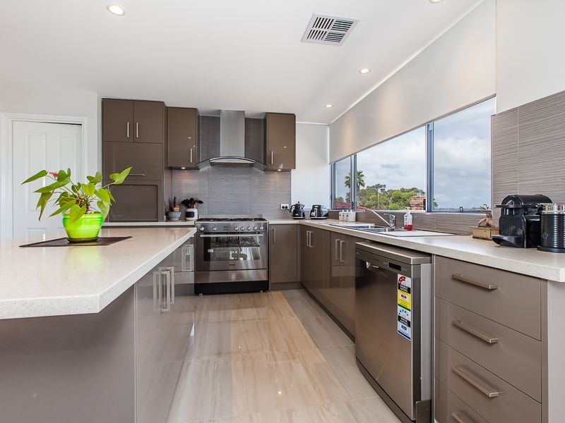 2 OSPREY DRIVE, Edgewater WA 6027