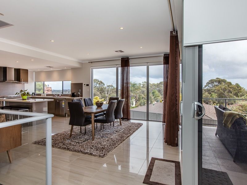 2 OSPREY DRIVE, Edgewater WA 6027