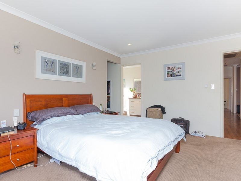 4 Benjamin Crescent, Tapping WA 6065