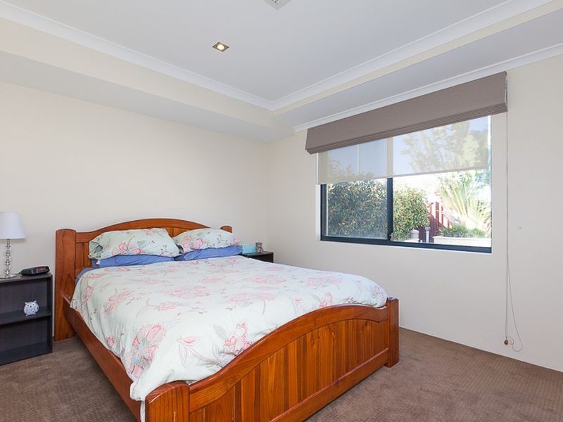 4 Benjamin Crescent, Tapping WA 6065