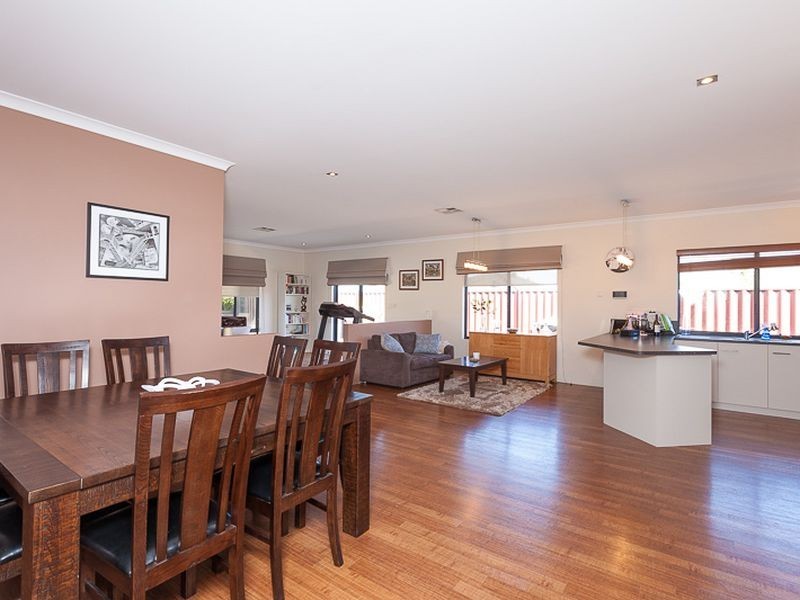 4 Benjamin Crescent, Tapping WA 6065