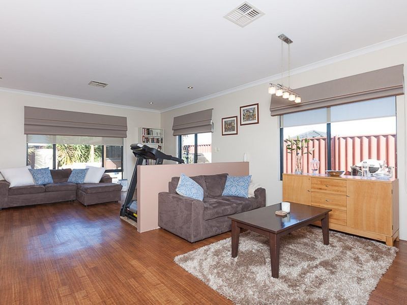 4 Benjamin Crescent, Tapping WA 6065