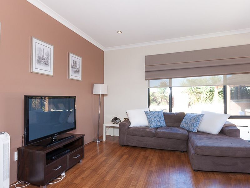 4 Benjamin Crescent, Tapping WA 6065
