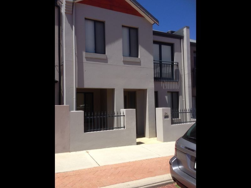 21B Hammersmith Court, Joondalup WA 6027