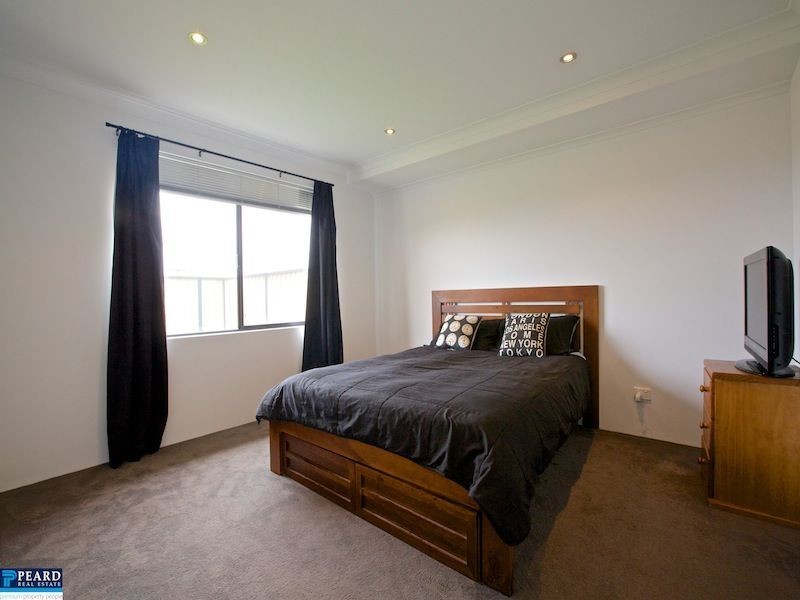 7 Prion Pass, Tapping WA 6065