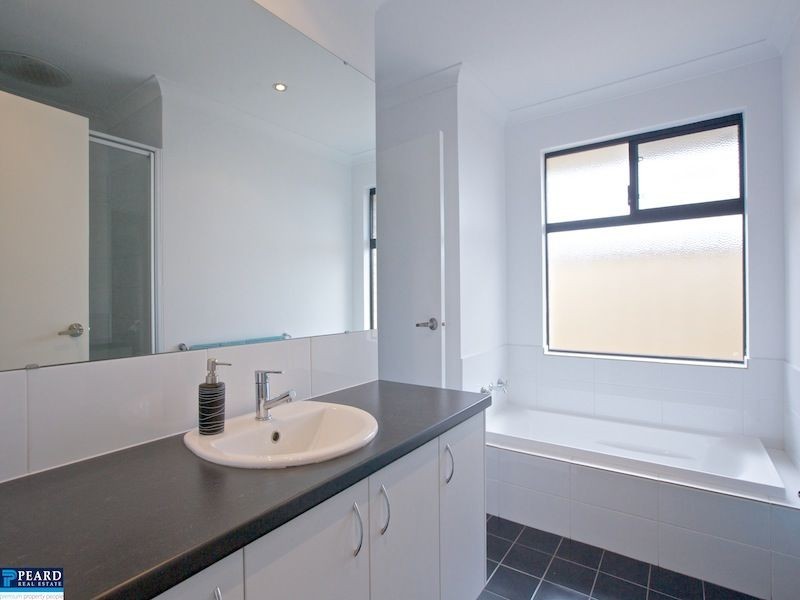 7 Prion Pass, Tapping WA 6065