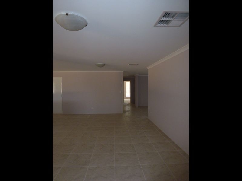 31 Montane Turn, Banksia Grove WA 6031