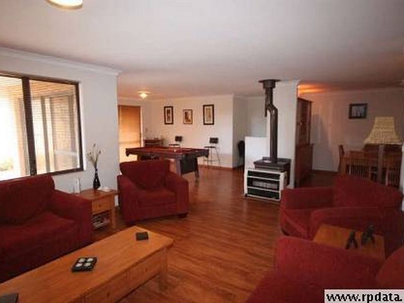 18 Burnett Drive, Clarkson WA 6030