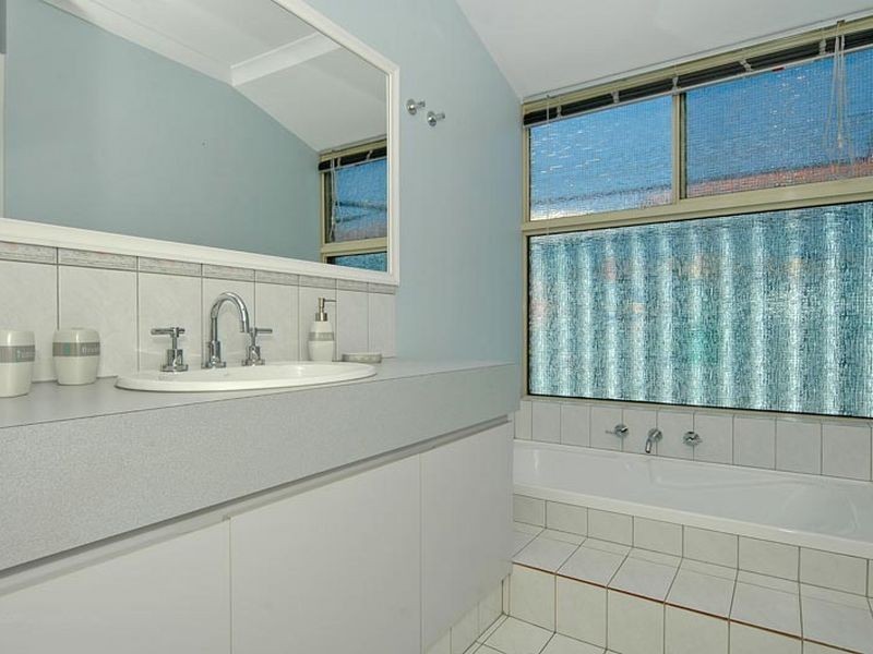 10 Seaside Gardens, Mullaloo WA 6027