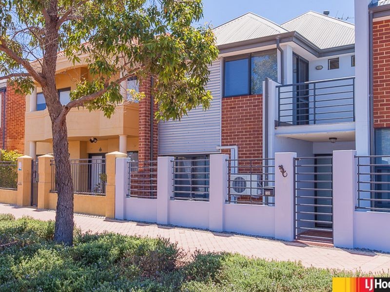 122 Lakeside Drive, Joondalup WA 6027