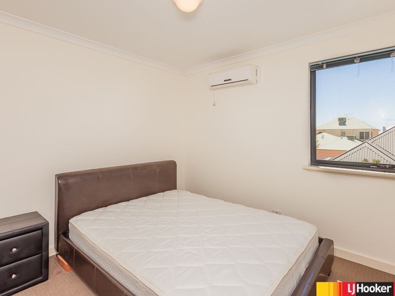 122 Lakeside Drive, Joondalup WA 6027