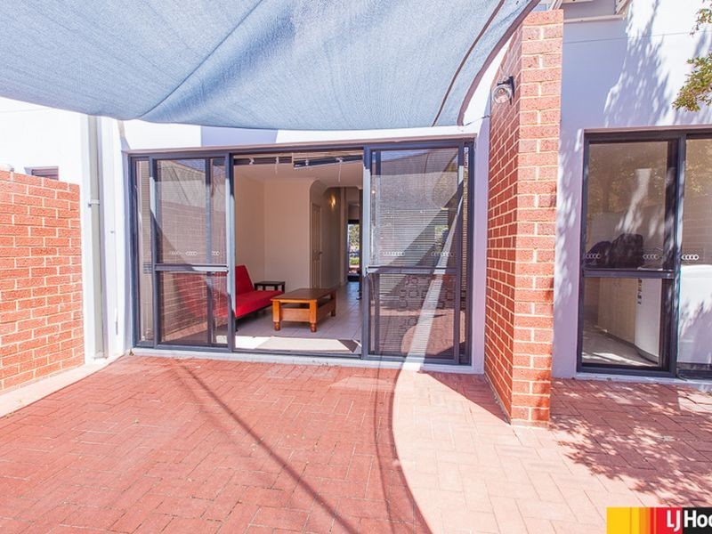 122 Lakeside Drive, Joondalup WA 6027