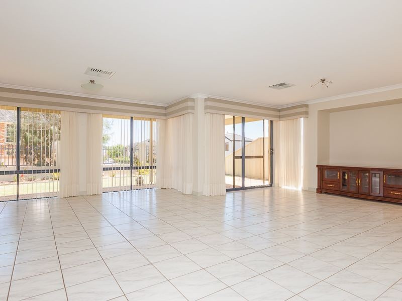 44 Miramare Boulevard, Currambine WA 6028