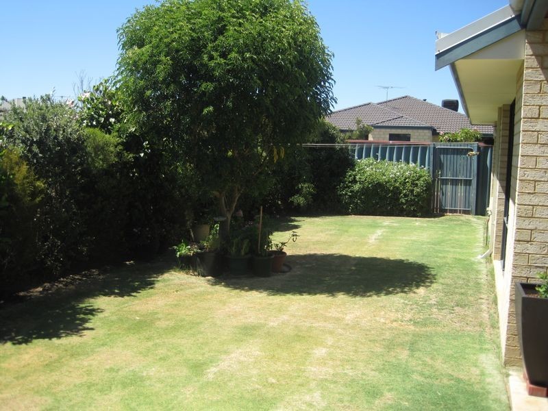 5 Tenement Loop, Hocking WA 6065