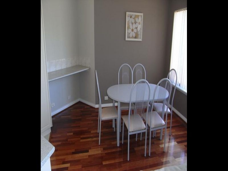 11 Grassbird Avenue (Bed 2), Joondalup WA 6027