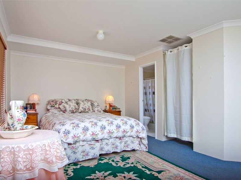 19 Fairmont Place, Currambine WA 6028