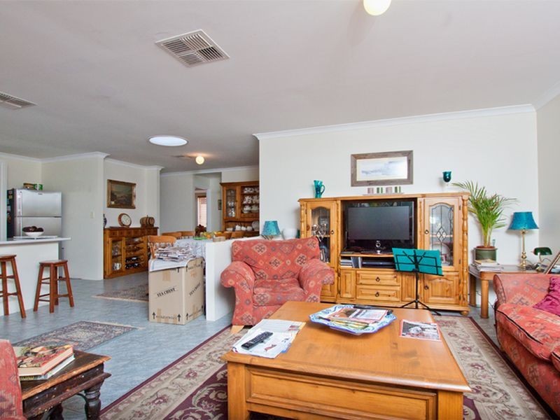 19 Fairmont Place, Currambine WA 6028