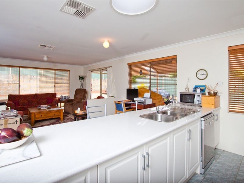 19 Fairmont Place, Currambine WA 6028