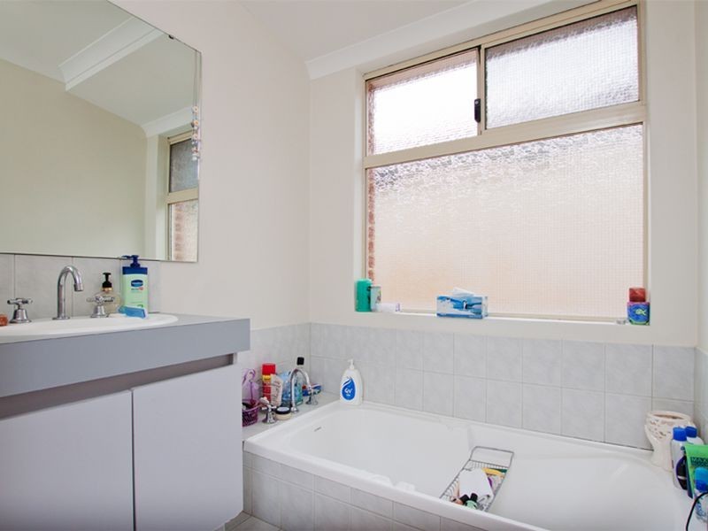 19 Fairmont Place, Currambine WA 6028