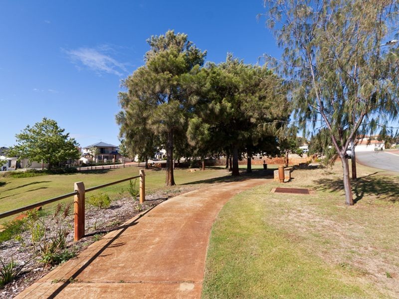 19 Fairmont Place, Currambine WA 6028
