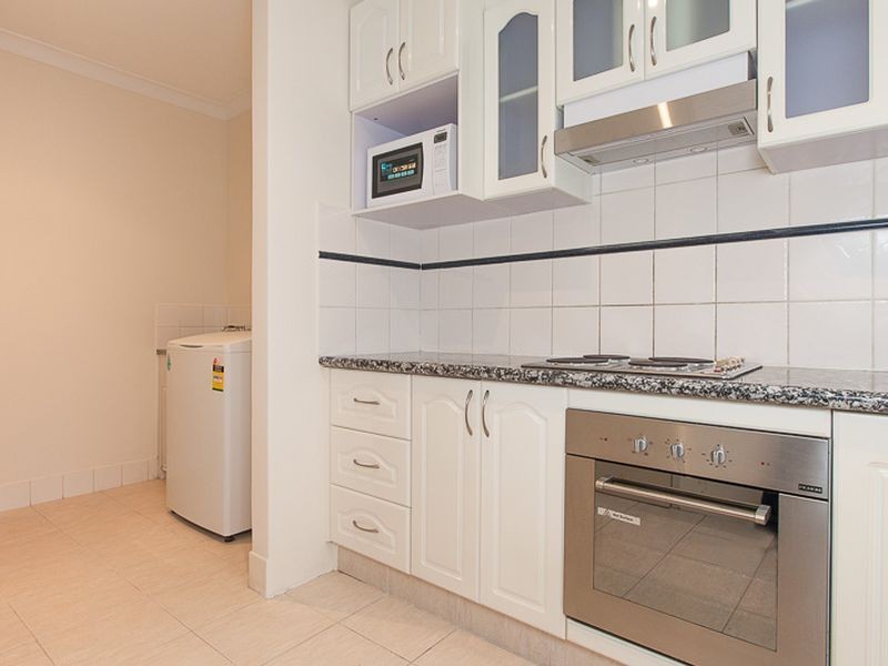 48/46 Pollard Street, Glendalough WA 6016