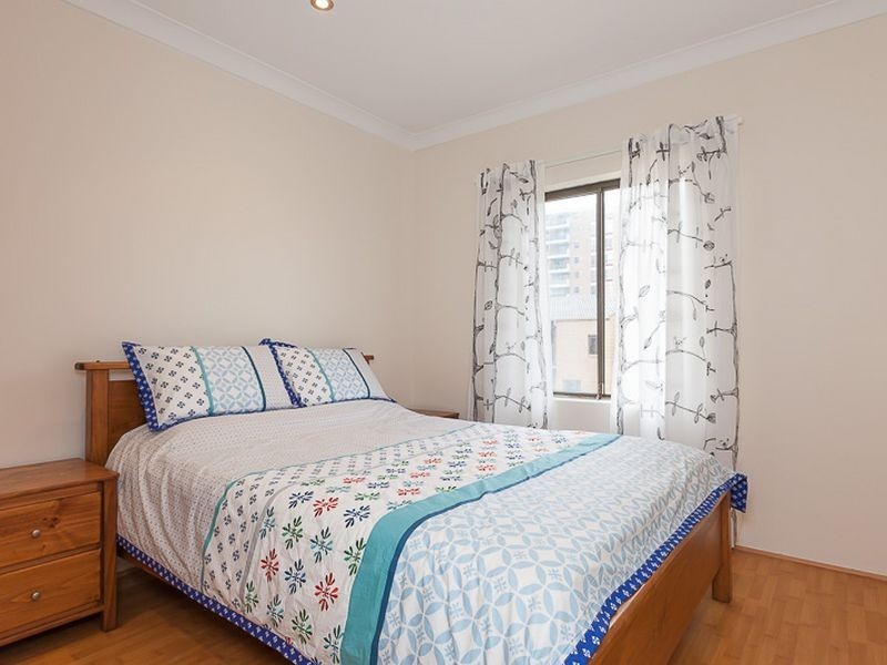 48/46 Pollard Street, Glendalough WA 6016