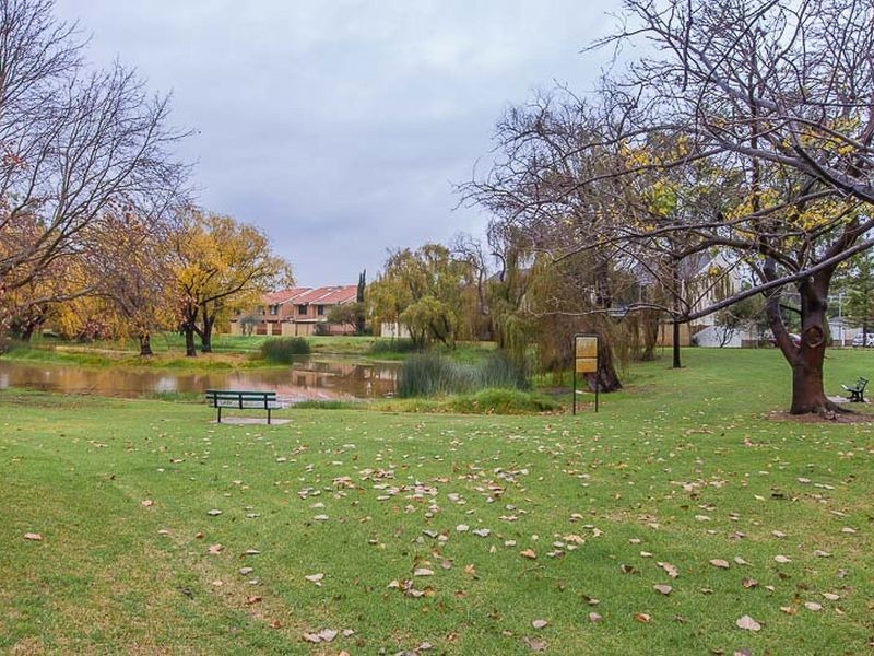 48/46 Pollard Street, Glendalough WA 6016