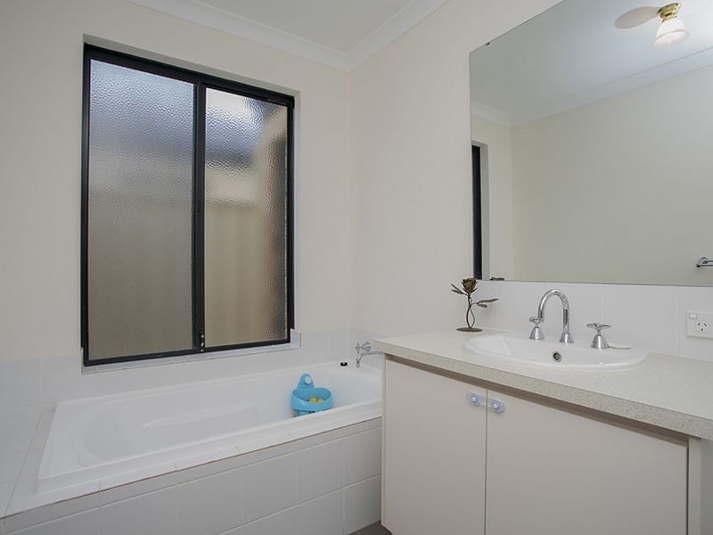 10 Francina View, Sinagra WA 6065