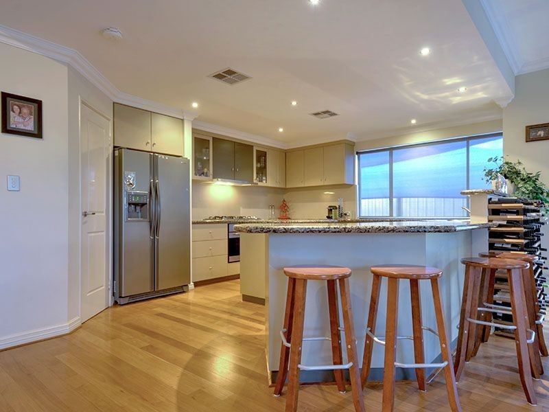 4 Monaro Way, Hocking WA 6065