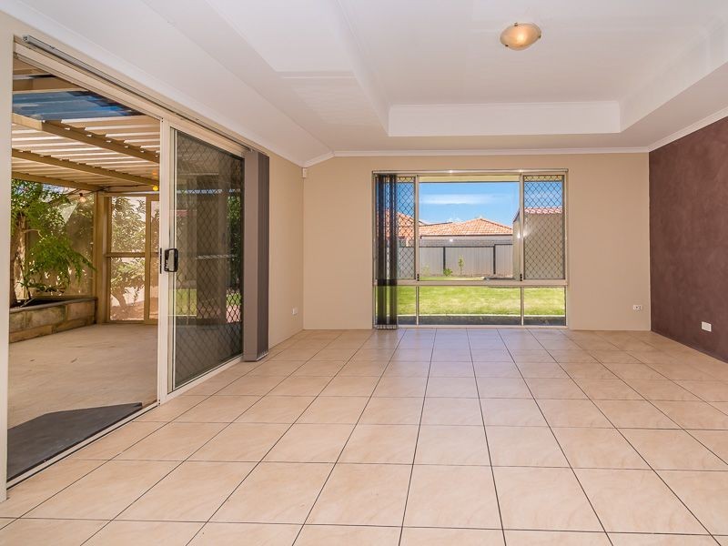 2 Faranda Close, Hocking WA 6065